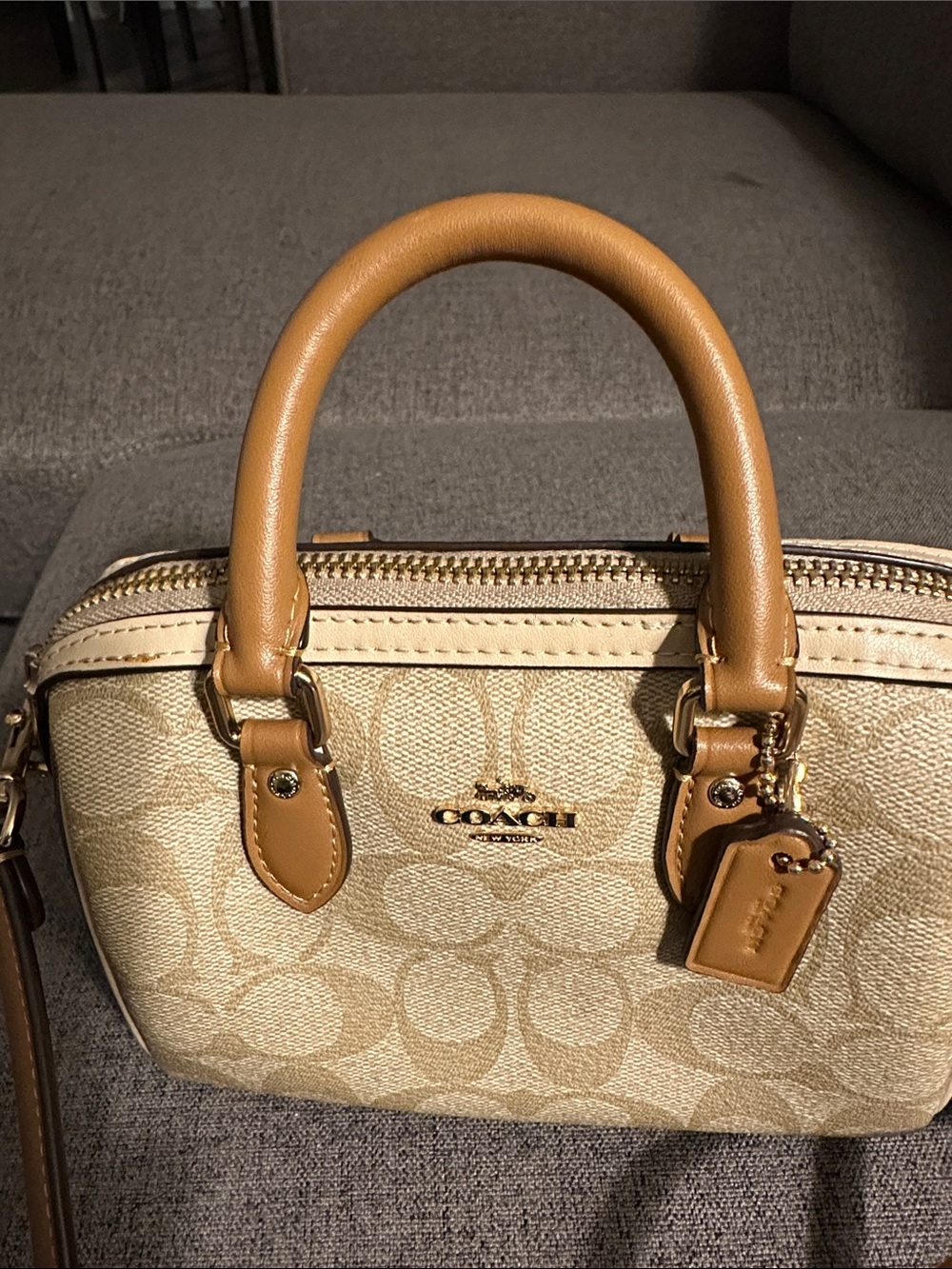 Coach Mini Please read comments - Picture 3 of 12